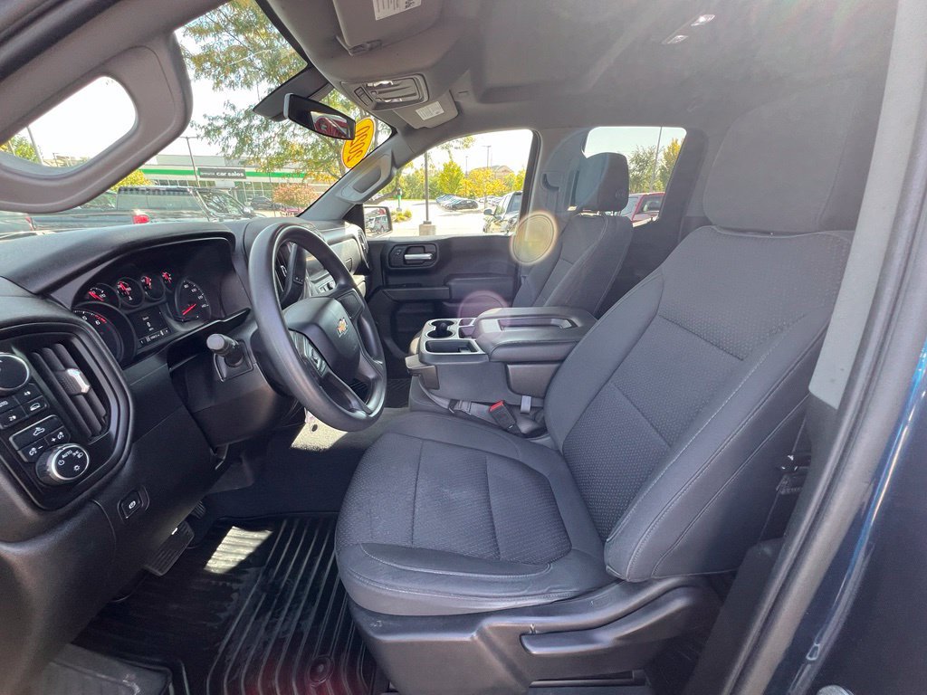 Used 2020 Chevrolet Silverado 1500 Custom w/ Custom Value Package AWD/4WD image 18
