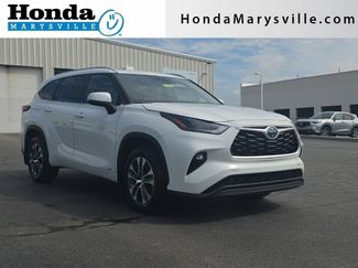 Used 2022 Toyota Highlander XLE AWD/4WD video 1