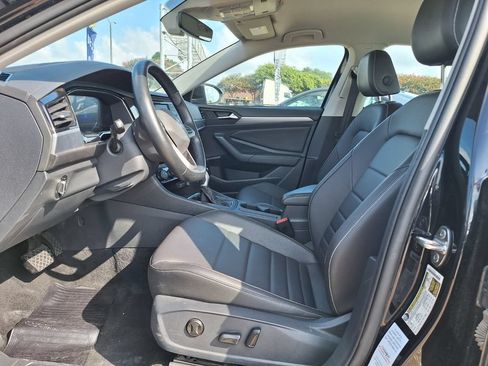 Used 2024 Volkswagen Jetta SE FWD image 11