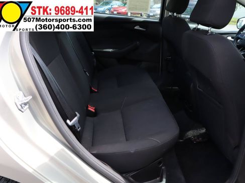 Used 2016 Ford Focus SE FWD image 18