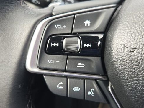 Used 2018 Honda Accord Touring image 14