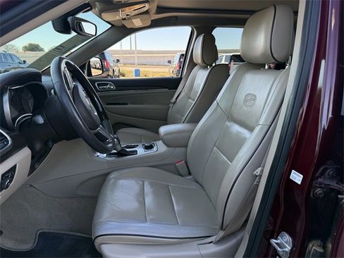 Used 2017 Jeep Grand Cherokee Overland image 27