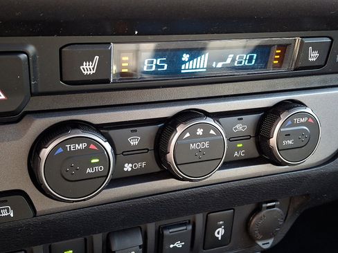 Certified 2023 Toyota Tacoma TRD Off-Road w/ TRD Premium Off Road Package image 16