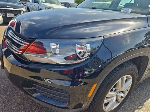 Used 2017 Volkswagen Tiguan S FWD image 10