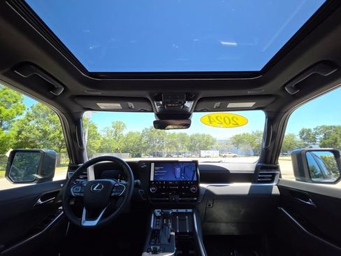 Used 2024 Lexus GX 550 AWD/4WD image 20