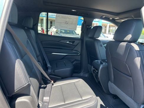 New 2026 Chevrolet Traverse LT w/ Sun and Wheel Package FWD image 33