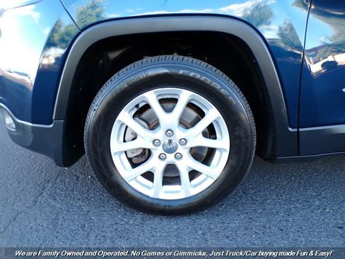Used 2018 Jeep Cherokee Latitude Plus FWD image 47