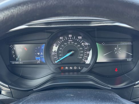 Used 2020 Ford Fusion SE image 21