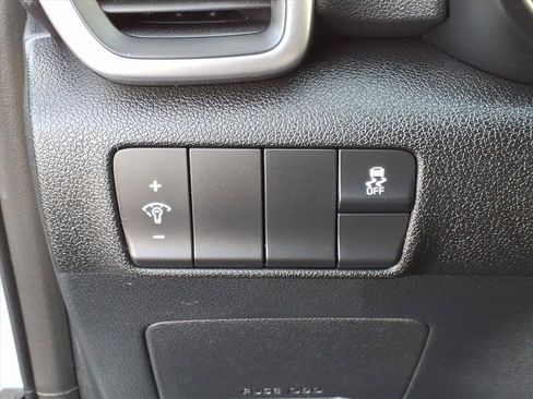 Used 2018 Kia Sportage LX image 12