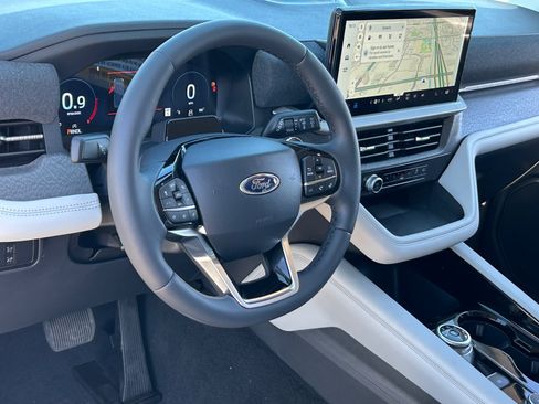 New 2026 Ford Explorer Platinum w/ LUX Leather Package AWD/4WD image 9