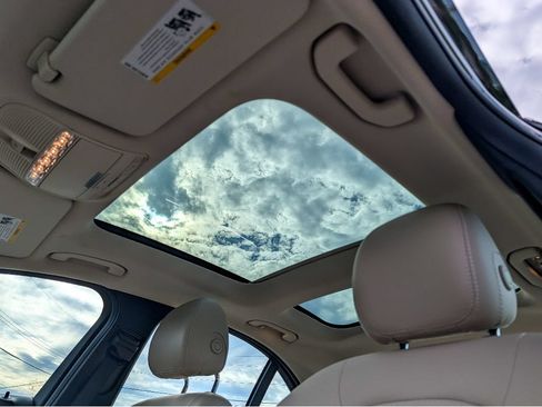 Used 2019 Mercedes-Benz C 300 4MATIC Sedan image 17