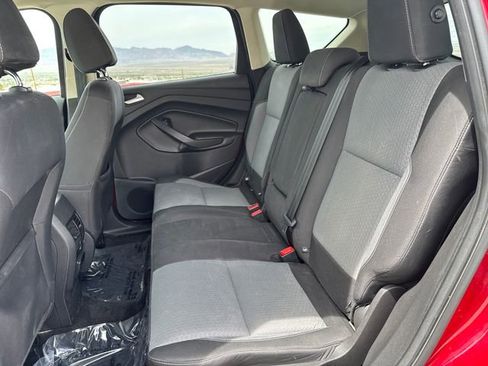 Used 2017 Ford Escape SE image 30