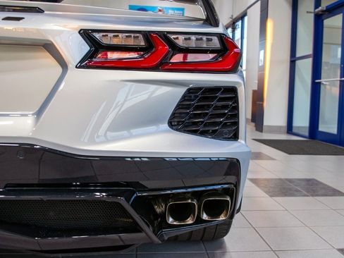 Used 2021 Chevrolet Corvette Stingray Preferred Cpe w/ Z51 Performance Package image 7