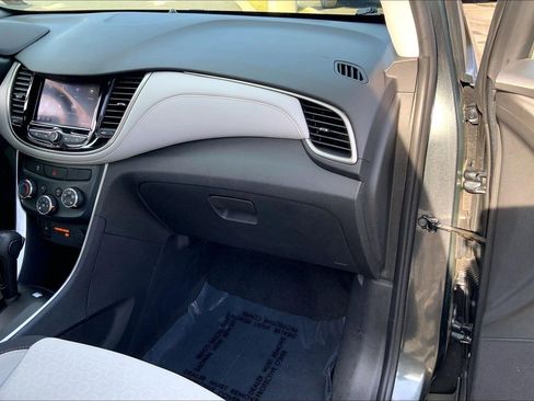 Used 2020 Chevrolet Trax LS image 16