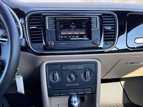 Used 2016 Volkswagen Beetle 1.8T S image 31