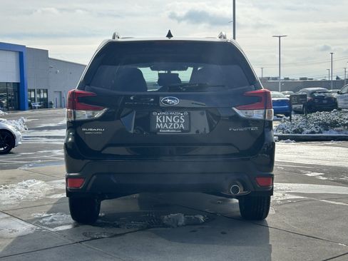 Used 2023 Subaru Forester Limited image 6