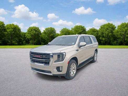 Used 2023 GMC Yukon XL SLT w/ LPO, Floor Liner Package RWD image 3
