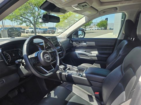 Used 2022 Nissan Pathfinder SL w/ SL Premium Package AWD/4WD image 10
