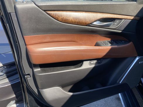 Used 2015 Cadillac Escalade Premium AWD/4WD image 13