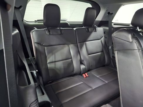 Used 2023 Ford Explorer XLT w/ Equipment Group 202A AWD/4WD image 26