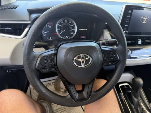 Used 2020 Toyota Corolla LE w/ Carpet Mat Package (TMS) FWD image 22