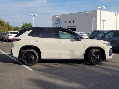 New 2026 Volkswagen Tiguan SE R-Line AWD/4WD image 4