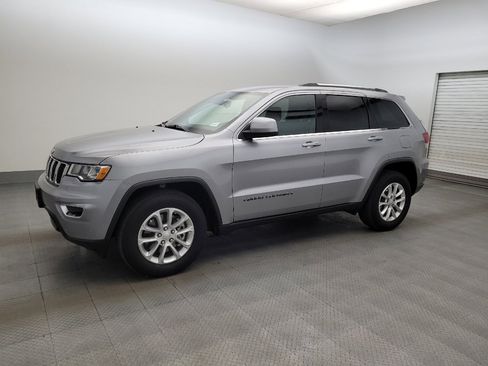 Used 2021 Jeep Grand Cherokee Laredo RWD image 2