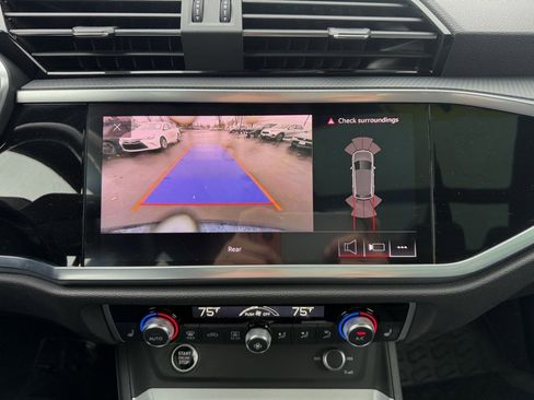 Used 2021 Audi Q3 2.0T Premium Plus w/ Premium Plus Package image 23