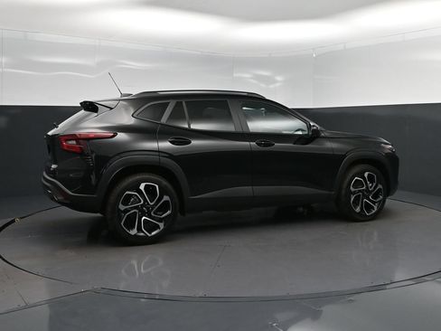 New 2026 Chevrolet Trax RS w/ Sunroof Package FWD image 8