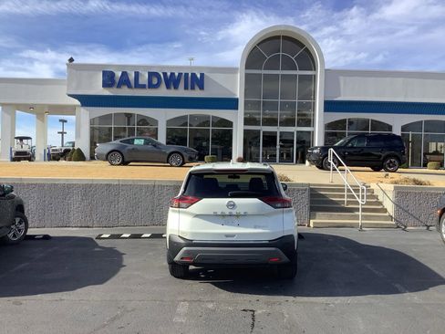 Used 2023 Nissan Rogue SV image 6