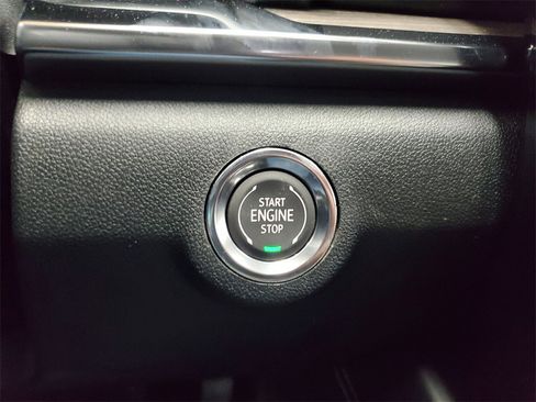 New 2026 GMC Terrain Denali w/ LPO, Black Badging Package image 18