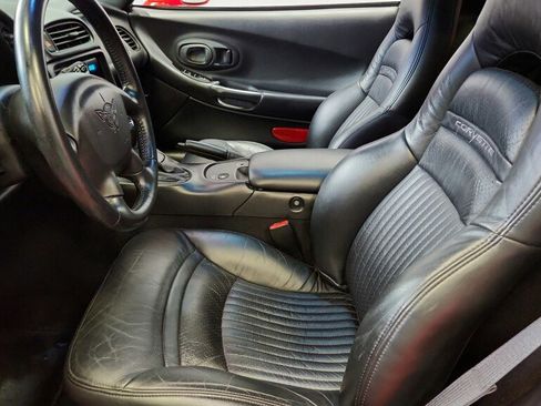 Used 2002 Chevrolet Corvette Coupe w/ Preferred Equipment Group2 image 23