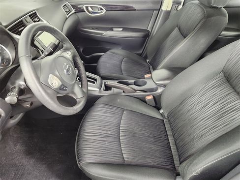 Used 2019 Nissan Sentra SV image 10