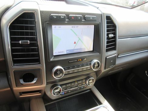 Used 2020 Ford Expedition Max XLT w/ Equipment Group 202A AWD/4WD image 30