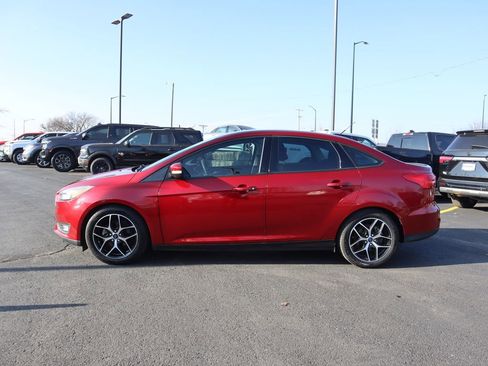 Used 2017 Ford Focus SEL image 4