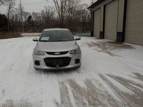 Used 2017 Chevrolet Sonic LT image 2