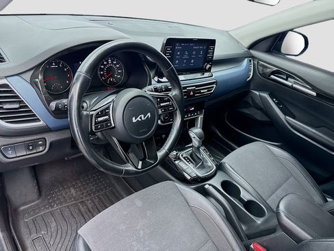 Used 2023 Kia Seltos S AWD/4WD image 7