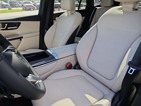 New 2026 Mercedes-Benz GLC 300 image 16