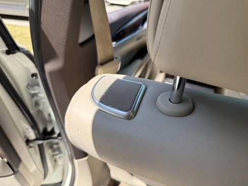 Used 2013 Cadillac XTS Premium FWD image 33