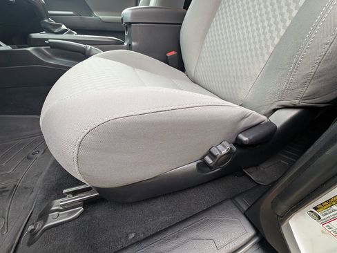 Used 2022 Toyota Tacoma SR image 15