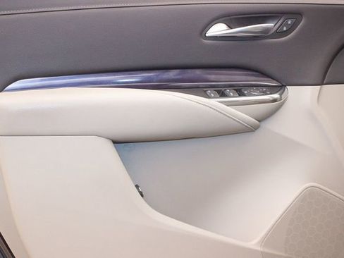 Used 2023 Cadillac XT4 Luxury w/ Cold Weather Package image 22