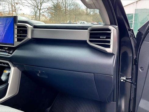 Used 2024 Toyota Tundra Limited image 17