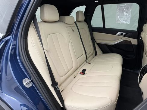 Used 2022 BMW X5 xDrive40i AWD/4WD image 49