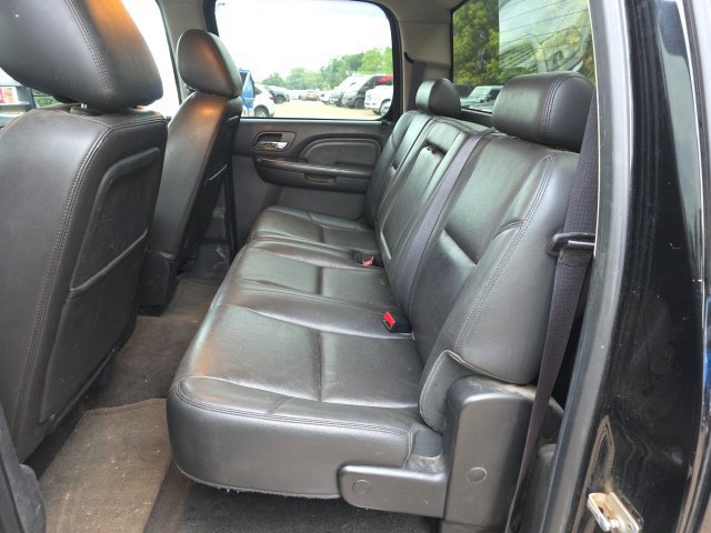 Used 2013 GMC Sierra 2500 Denali w/ Suspension Package, Off-Road AWD/4WD image 11