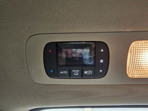 Used 2013 Honda Odyssey EX image 40