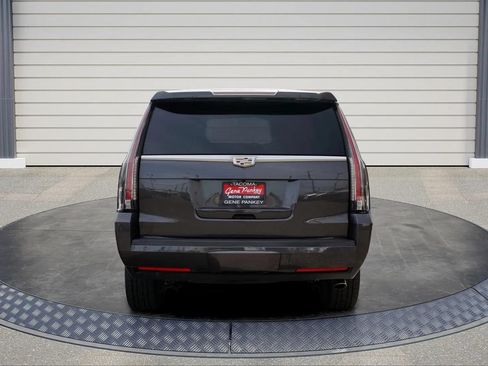 Used 2015 Cadillac Escalade ESV Luxury AWD/4WD image 6