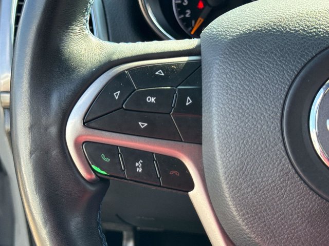 Used 2019 Jeep Grand Cherokee Laredo AWD/4WD image 26