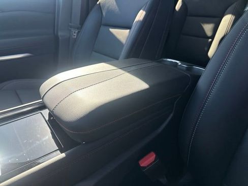 New 2026 Chevrolet Traverse Z71 w/ Enhanced Driving Package AWD/4WD image 12