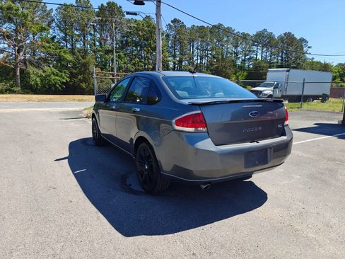Used 2010 Ford Focus SEL FWD image 3