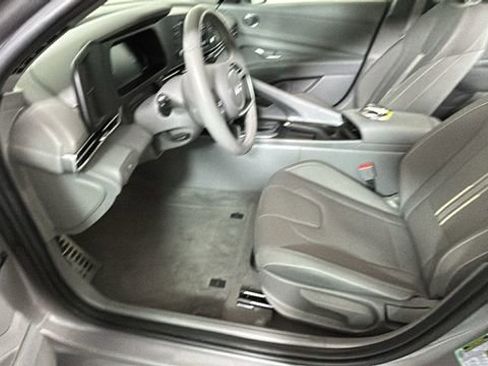 Certified 2025 Hyundai Elantra Sport FWD image 12
